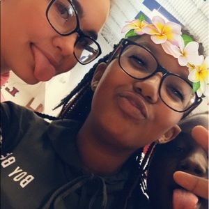 Meet your Posher, Lena